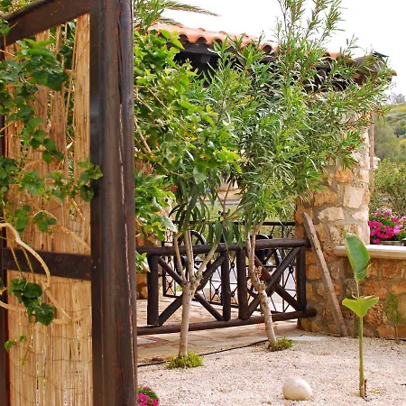 Petroktisto Villa Pomos